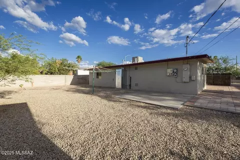 Exterior - 4601 E 28th St, Tucson, AZ 85711 photo 6 of 9