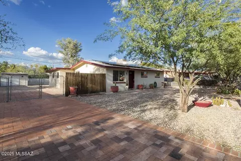Exterior - 4601 E 28th St, Tucson, AZ 85711 photo 2 of 9