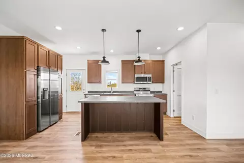 16330 S Whetstone Ave S, Benson, AZ 85602