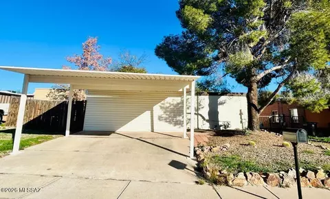 7028 N Starview Dr, Tucson, AZ 85741
