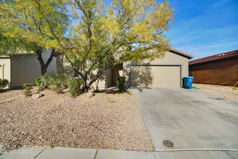 1111 E Madera Grove Ln, Sahuarita, AZ 85629