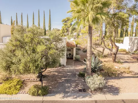 6339 N Orange Tree Dr, Tucson, AZ 85704