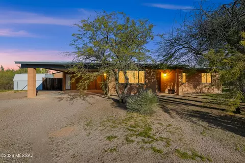 1560 W Placita Senda Chula, Tucson, AZ 85737