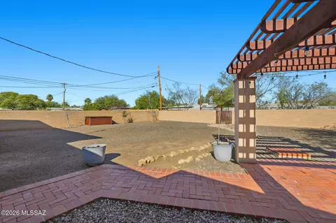 Exterior - 2259 E Spring St, Tucson, AZ 85719 photo 5 of 7