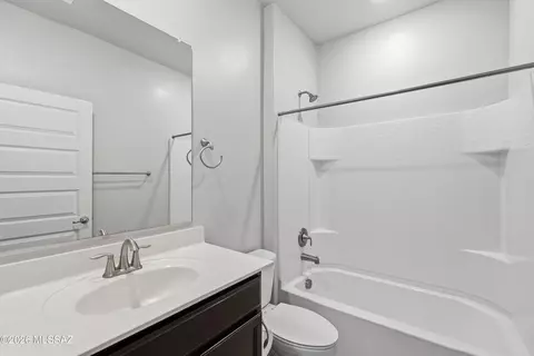 Bath - 554 W Grantham St, Vail, AZ 85641 photo 1 of 2