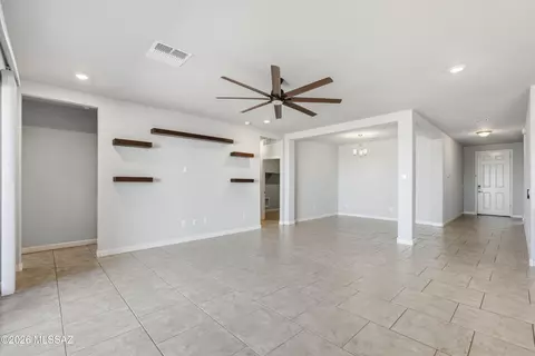 Living - 554 W Grantham St, Vail, AZ 85641 photo 1 of 3