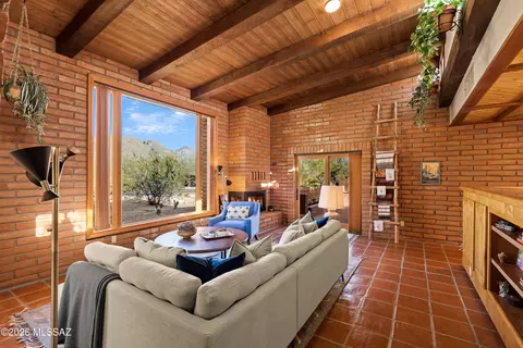 8028 E Maguey Dr, Tucson, AZ 85750