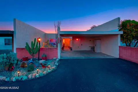 1356 N Via Alamos, Green Valley, AZ 85614