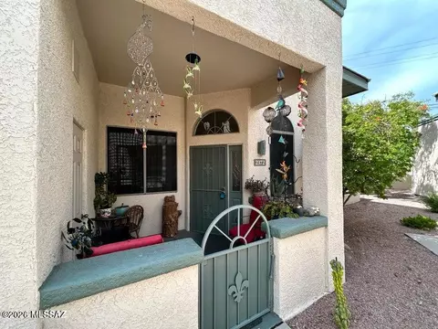 2372 W Via Di Silvio, Tucson, AZ 85741