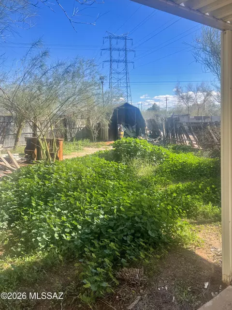 Exterior - 119 W Wedwick St, Tucson, AZ 85706 photo 1 of 4