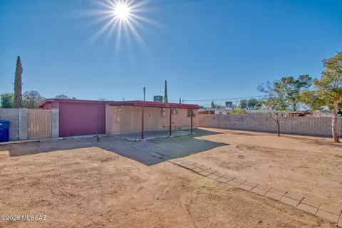 Exterior - 6525 E David Dr, Tucson, AZ 85730 photo 5 of 7