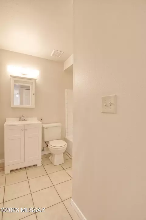 Bath - 6525 E David Dr, Tucson, AZ 85730 photo 1 of 5