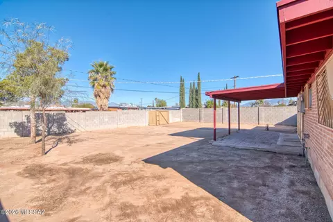 Exterior - 6525 E David Dr, Tucson, AZ 85730 photo 1 of 7