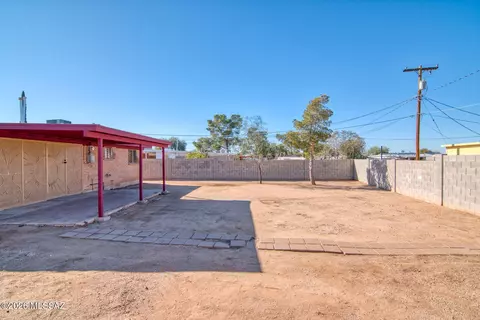 Exterior - 6525 E David Dr, Tucson, AZ 85730 photo 6 of 7