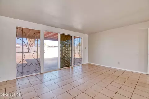 Living - 6525 E David Dr, Tucson, AZ 85730 photo 4 of 6