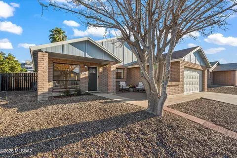 7768 N Barque Pl, Tucson, AZ 85741