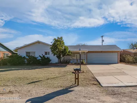 4732 E Scarlett St, Tucson, AZ 85711