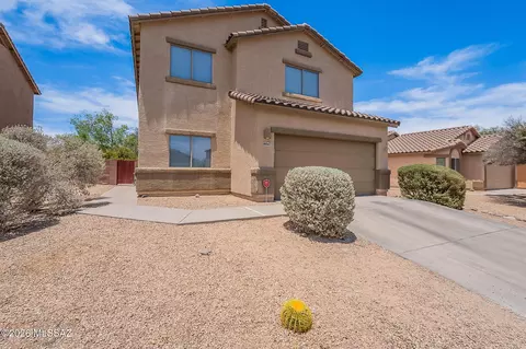 8847 N Moonfire Dr, Tucson, AZ 85743