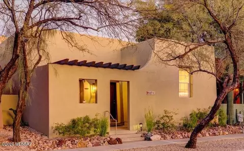 5271 S Morning Sky Ln, Tucson, AZ 85747