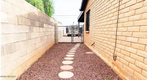 Exterior - 5841 S Herpa Dr, Tucson, AZ 85706 photo 2 of 6