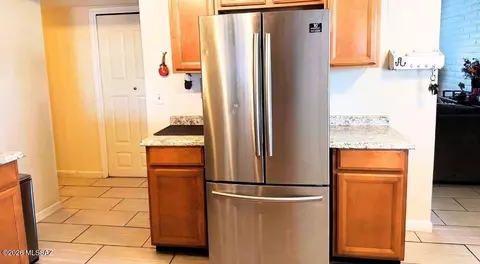 Kitchen - 5841 S Herpa Dr, Tucson, AZ 85706 photo 2 of 2
