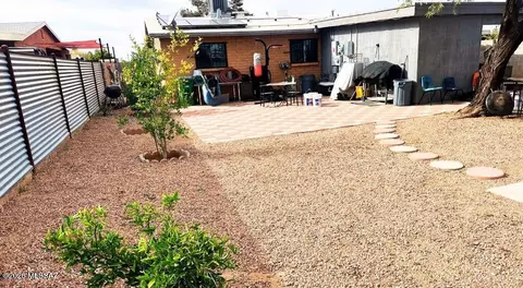 Exterior - 5841 S Herpa Dr, Tucson, AZ 85706 photo 5 of 6