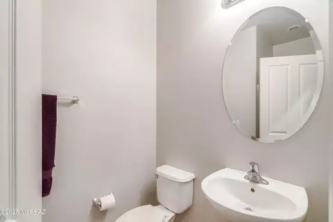 Bath - 12517 E Red Iron Trl, Vail, AZ 85641 photo 1 of 5