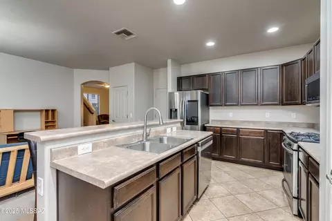 Kitchen - 12517 E Red Iron Trl, Vail, AZ 85641 photo 1 of 3