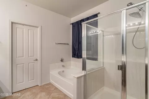 Bath - 12517 E Red Iron Trl, Vail, AZ 85641 photo 4 of 5
