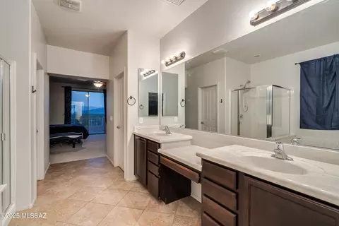 Bath - 12517 E Red Iron Trl, Vail, AZ 85641 photo 3 of 5