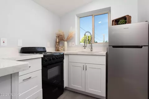 Kitchen - 6052 E Oak St, Tucson, AZ 85711 photo 6 of 6