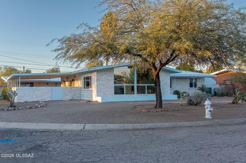 Exterior - 6052 E Oak St, Tucson, AZ 85711 photo 2 of 6