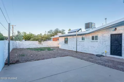Exterior - 6052 E Oak St, Tucson, AZ 85711 photo 5 of 6