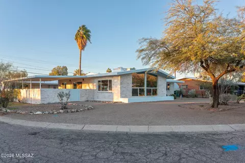 Exterior - 6052 E Oak St, Tucson, AZ 85711 photo 3 of 6