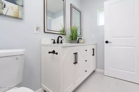 Bath - 6052 E Oak St, Tucson, AZ 85711 photo 4 of 5