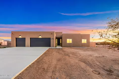 921 N Blue Slate Dr, Vail, AZ 85641
