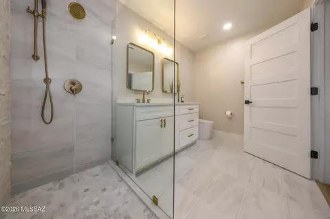Bath - 2110 E Grant Rd, Tucson, AZ 85719 photo 3 of 6