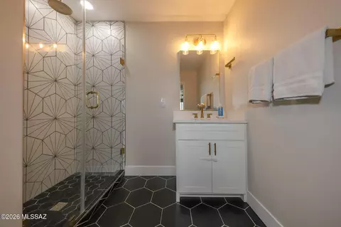 Bath - 2110 E Grant Rd, Tucson, AZ 85719 photo 5 of 6