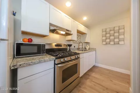 Kitchen - 2110 E Grant Rd, Tucson, AZ 85719 photo 4 of 5