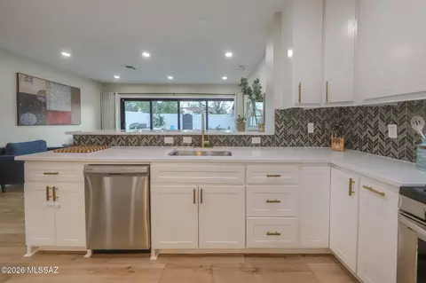 Kitchen - 2110 E Grant Rd, Tucson, AZ 85719 photo 2 of 5
