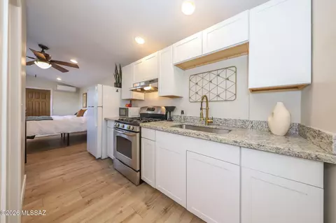 Kitchen - 2110 E Grant Rd, Tucson, AZ 85719 photo 5 of 5
