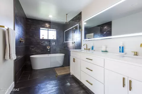 Bath - 2110 E Grant Rd, Tucson, AZ 85719 photo 1 of 6