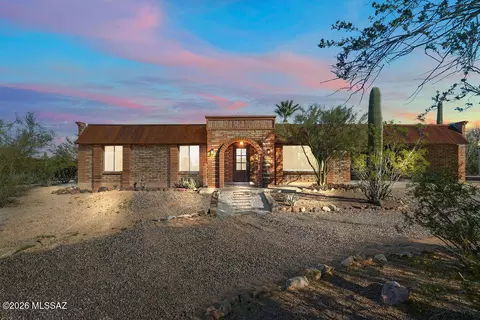12800 W Well Pump Dr, Tucson, AZ 85743