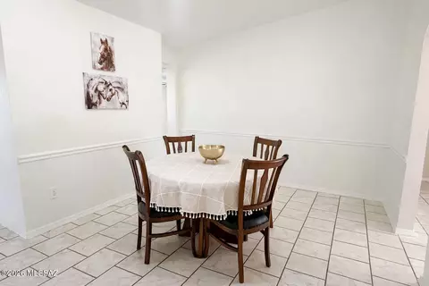 Dining - 12771 E Wentworth Ct, Vail, AZ 85641 photo 1 of 2