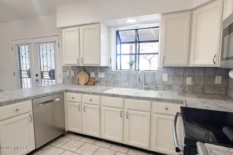Kitchen - 12771 E Wentworth Ct, Vail, AZ 85641 photo 1 of 3
