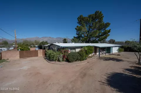 4075 E Fort Lowell Rd, Tucson, AZ 85712