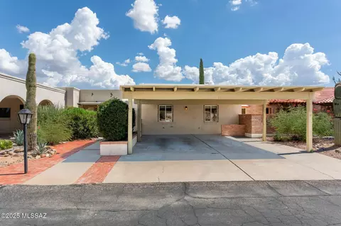531 S Paseo La Rueda Cir, Green Valley, AZ 85614
