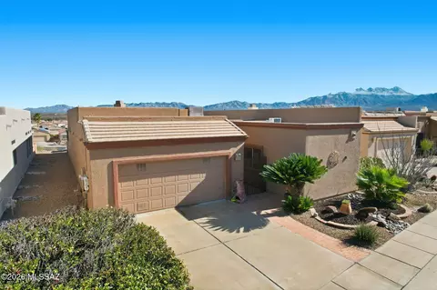 2335 S Cliff Dr, Green Valley, AZ 85614