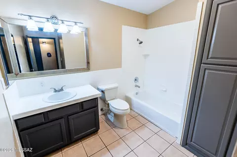 Bath - 27197 S Brookerson Rd, Willcox, AZ 85643 photo 1 of 3