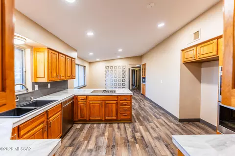 Kitchen - 27197 S Brookerson Rd, Willcox, AZ 85643 photo 5 of 5